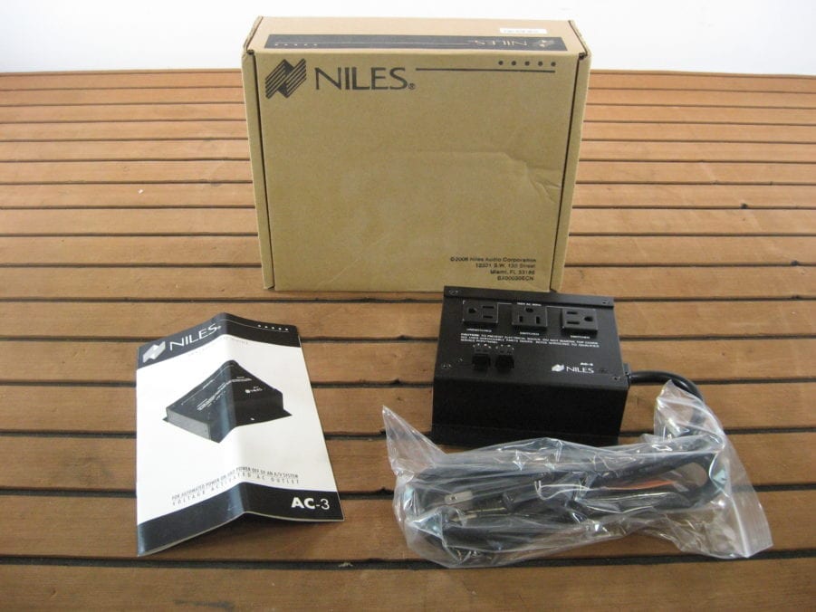 Niles AC-3 Voltage Triggered 3-VAC Outlets Power Strip - Free US Shipping - NEW