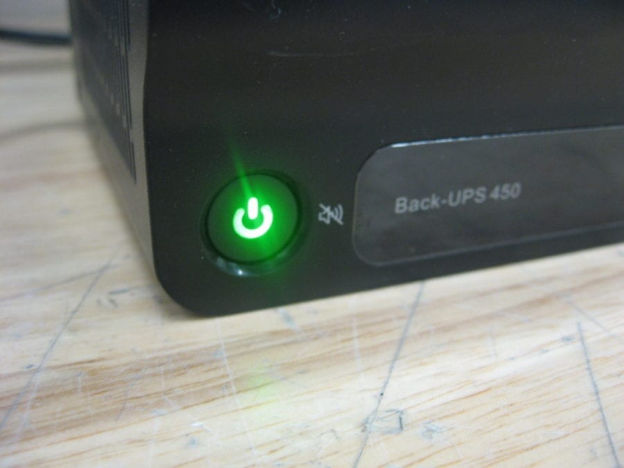 APC Back-UPS 450 Battery & Surge Protector - Free US Shipping - Image 3