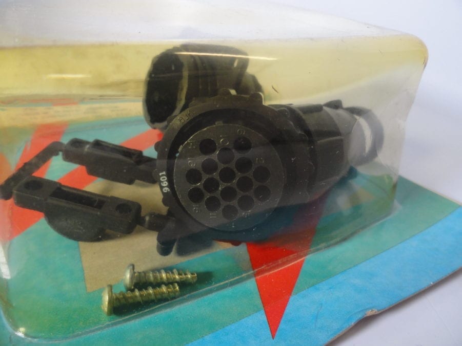 Waldom/Amp 743-5 Circular Plastic Connector - Free US Shipping - Image 3