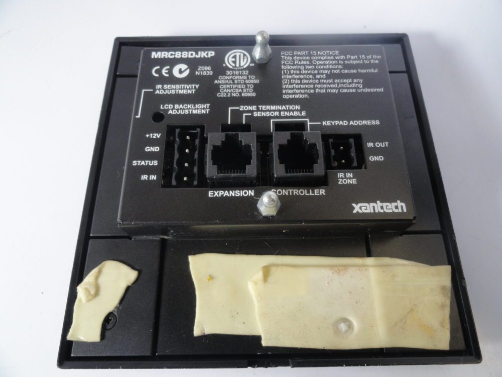 Lot Claviers Programmables Xantech SmartPad 3 – Modèles PM110, KM1F, CM6 – Neufs