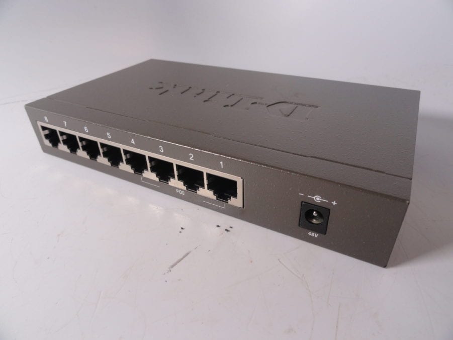 D-Link DES-1008PA 8-Port Fast Ethernet PoE Unmanaged Desktop Switch - Image 3