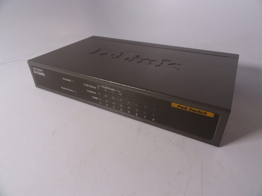 D-Link DES-1008PA 8-Port Fast Ethernet PoE Unmanaged Desktop Switch