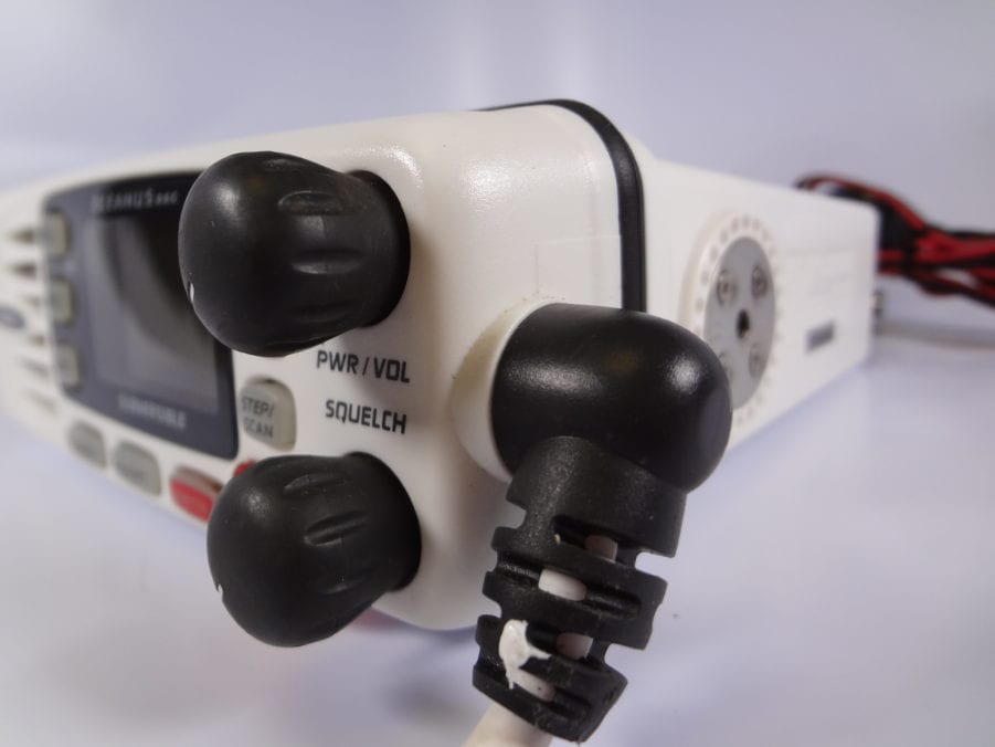 Uniden Oceanus DSC Submersible Two-Way VHF Radio Transceiver Unit w/ Microphone - Image 4