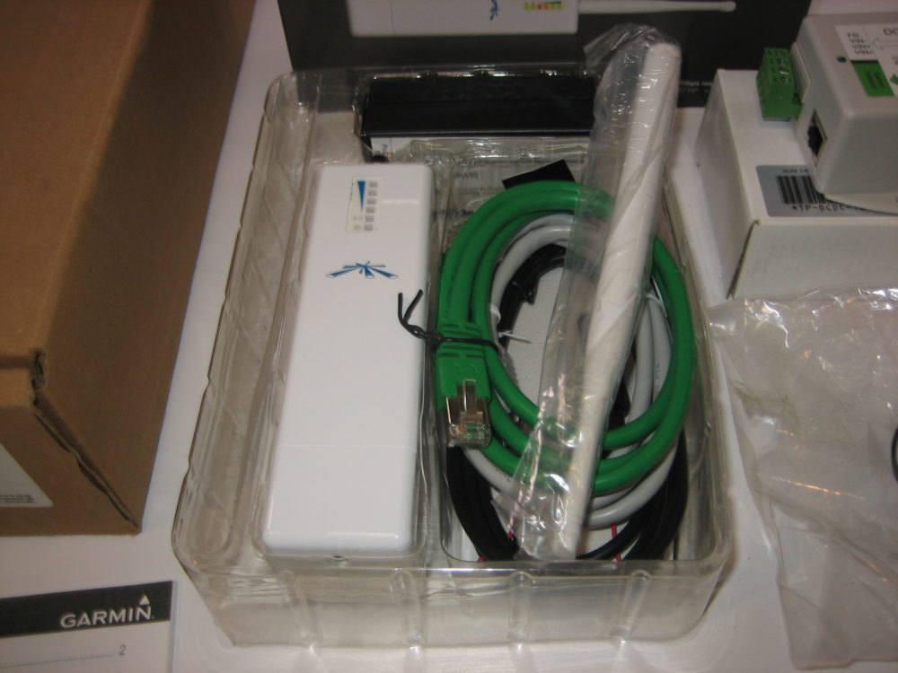 Garmin 0101198120 *NEW* Marine Wifi Adapter Kit w/DC and AC Power Adapters Max Marine