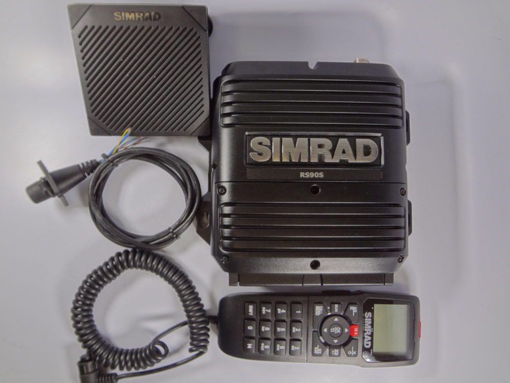 Simrad RS90 VHF Transceiver with Handset & Speaker - Good