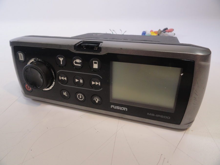 Fusion MS-IP600 Marine Stereo w/ iPod Dock -- Free US Shipping