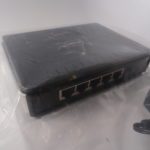 D-Link DES-1105 5-Port 10/100 Desktop Switch w/ Power Supply - Image 3