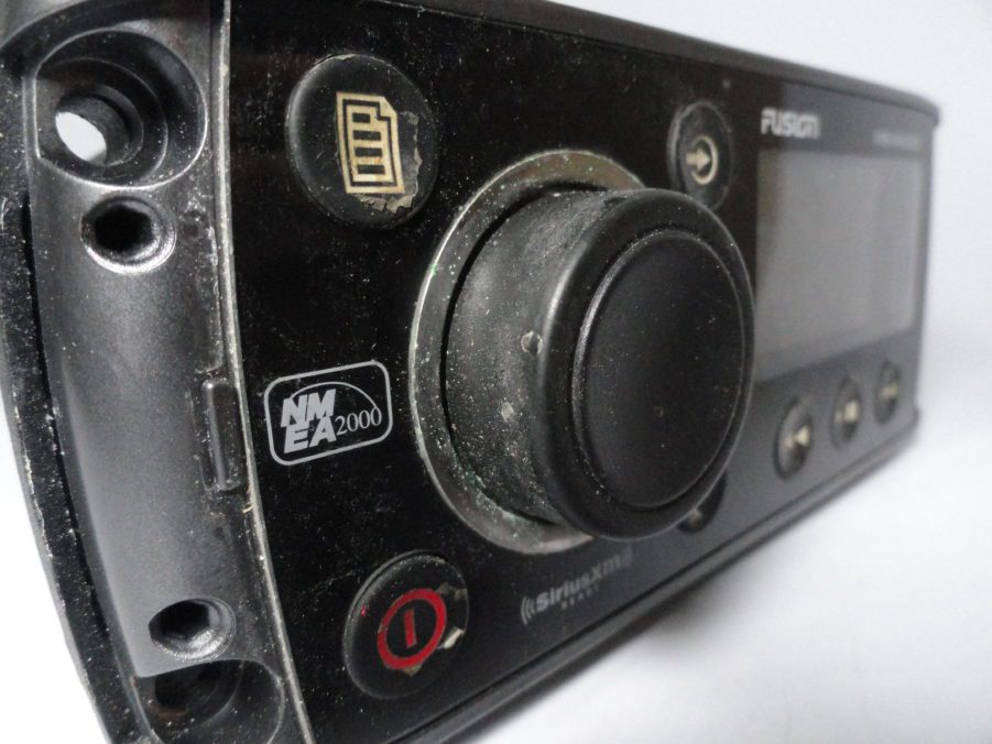 Fusion MS-RA205 Marine Sirius XM FM / AM Radio - FOR PARTS OR REPAIR ONLY - Image 11