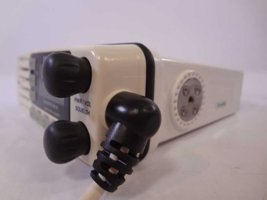 Uniden Solara DSC Submersible VHF Two-Way Marine Radio Transceiver Unit - Image 3