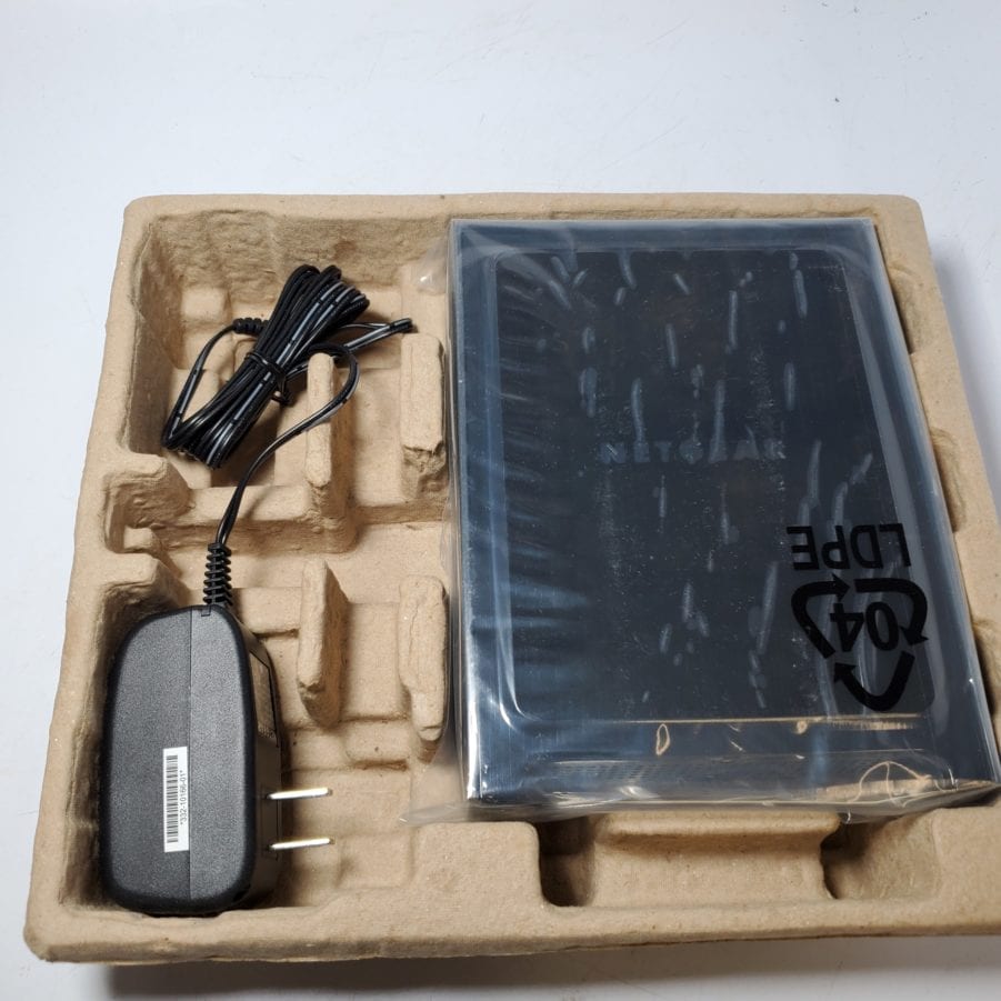 Netgear WN2000RPT - Universal WiFi Range Extender 4 Port Adapter - NEW - Image 3