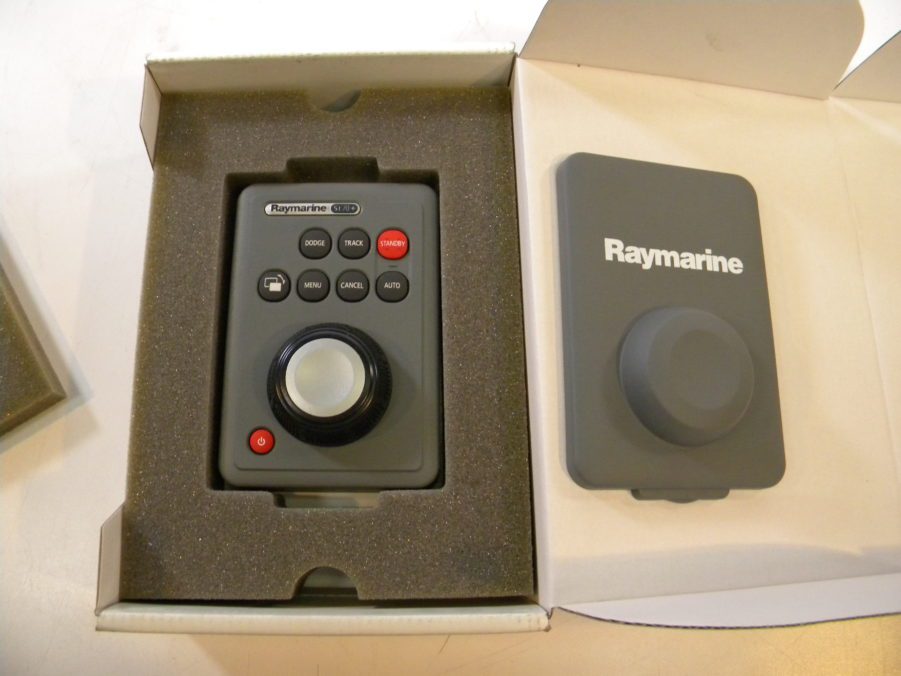 Raymarine ST70+ Autopilot Keyboard E22118 - New in Box - Image 4