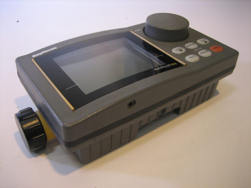 thumbnail image 2 of Replacement LCD Screen For Raypilote 650 - Raytheon/Raymarine/Autohelm Display (New) 2 of 6