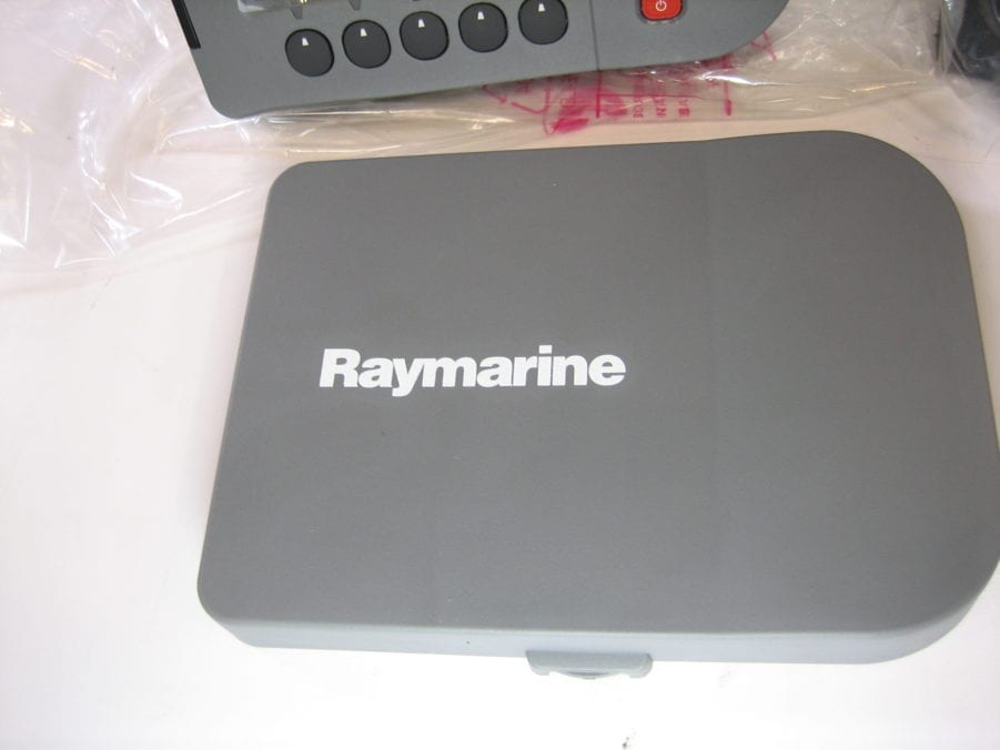 Raymarine A50D Chartplotter COMPLETE IN BOX - *New Old Stock* E62186-US - Image 4