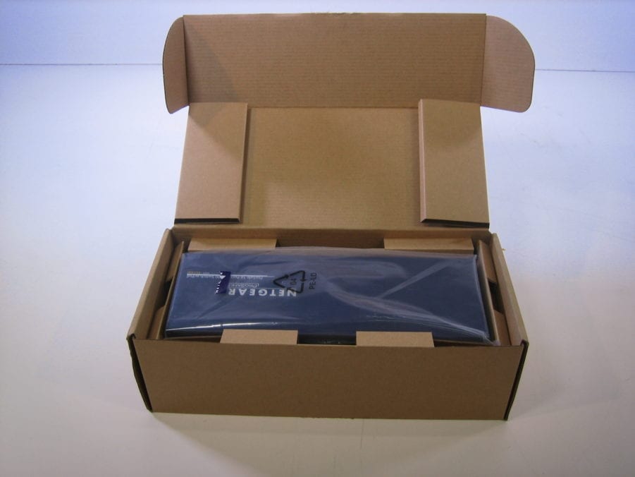 Netgear - FS116P V2 -16-Port Fast Ethernet Switch W/PoE - New open Box - Image 9