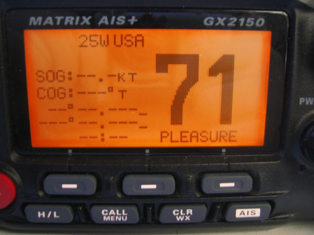 Standard Horizon GX2150 Matrix AIS+ VHF Marine Radio w/ Mic Tested