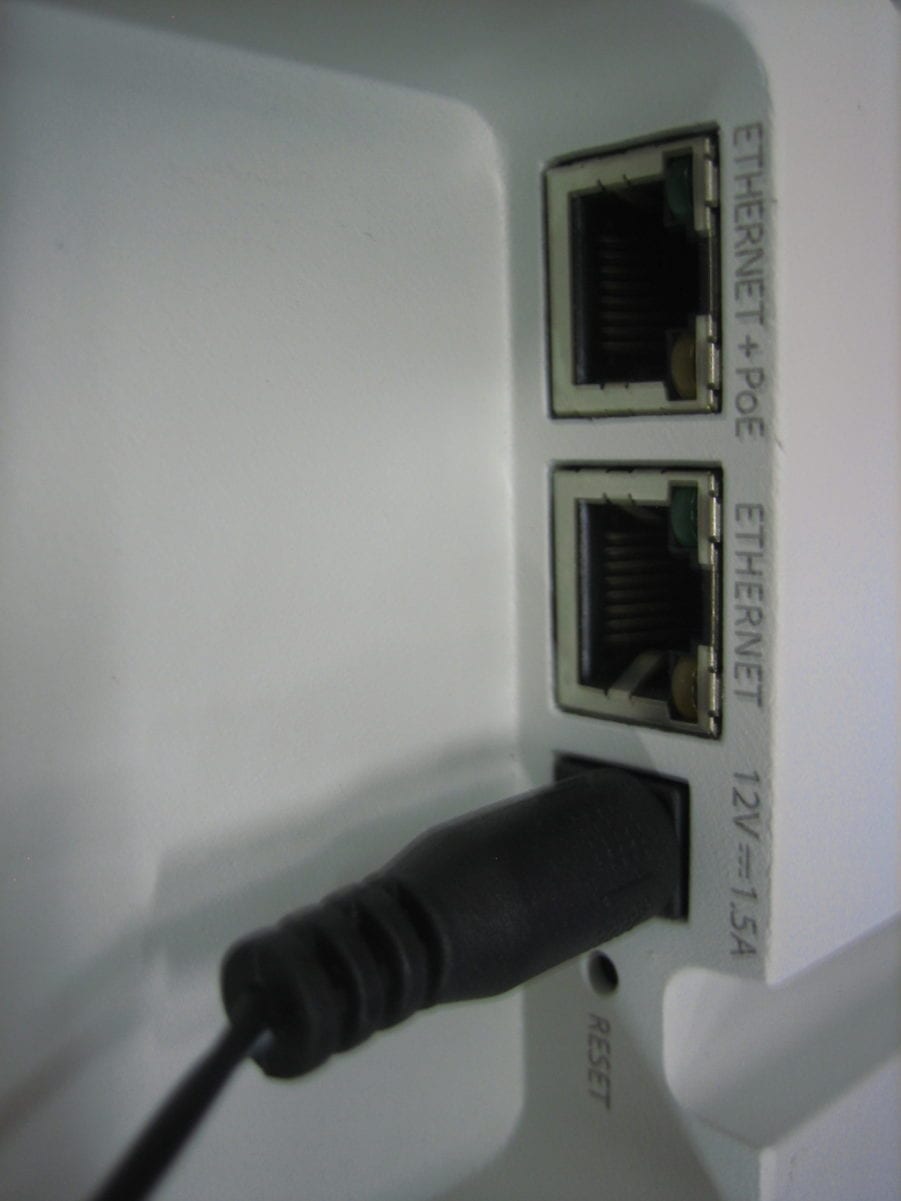 Ruckus R700 wireless access Point - Used - Image 4