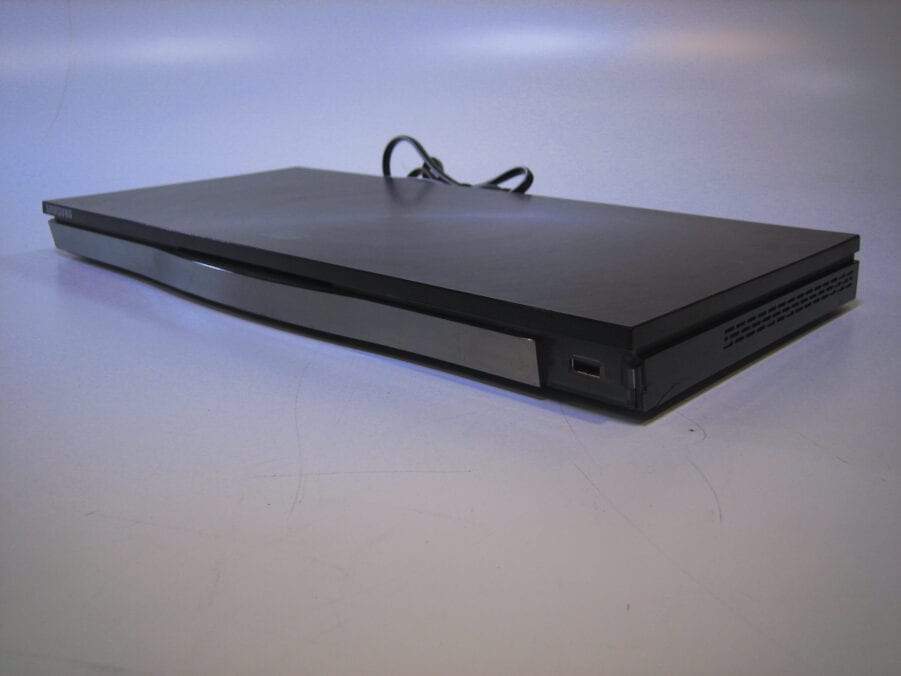 Samsung Blu-Ray 3D player BD-E6500 Used - No Remote