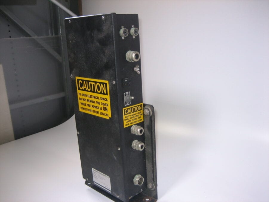 Simrad SL35 Searchlight Sonar Transceiver Unit Box 90 khz - 974-35030000 - Image 3