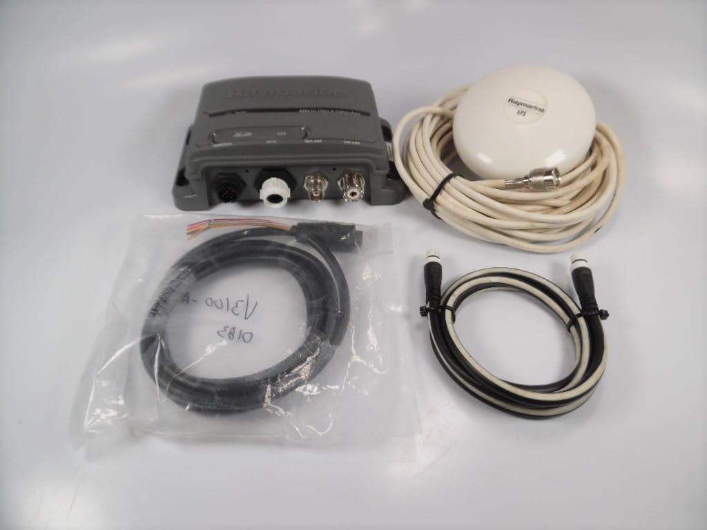 Raymarine AIS650 Class B Transceiver w/GPS Antenna & Power Cable