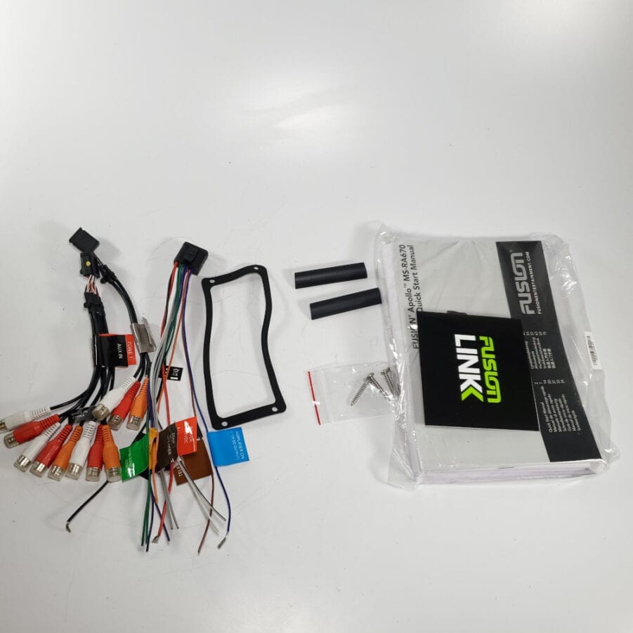 Fusion MS-RA670 - Apollo Marine System AM/FM Sirius XM Bluetooth Radio FOR PARTS - Image 6