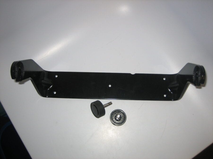Raymarine Axiom Pro 12 (R70389) Trunnion Mount Mounting Bracket & Knobs *NEW* - Image 3
