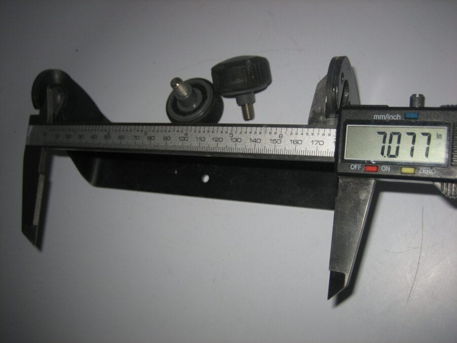 Raymarine Raytheon Mount Mounting Bracket + Knobs for RN300 RC320 - Image 3