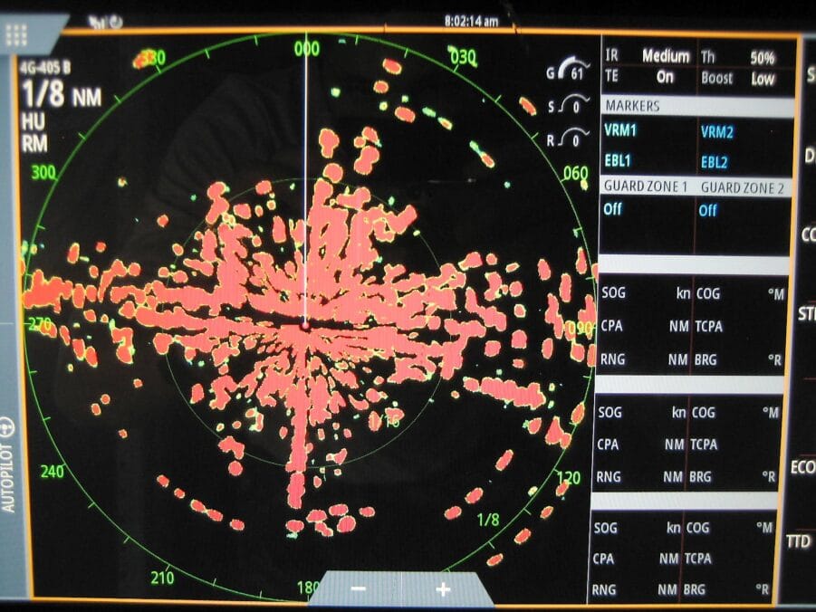 Simrad/Lowrance/B&G/Navico Broadband 4G Radar Dome w Cables & RI10 - Good Cond - Image 2