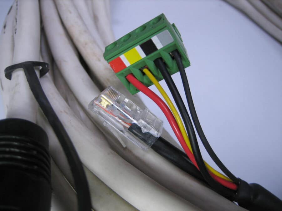 Simrad/Lowrance/B&G/Navico Broadband 4G Radar Dome w Cables & RI10 - Good Cond - Image 9