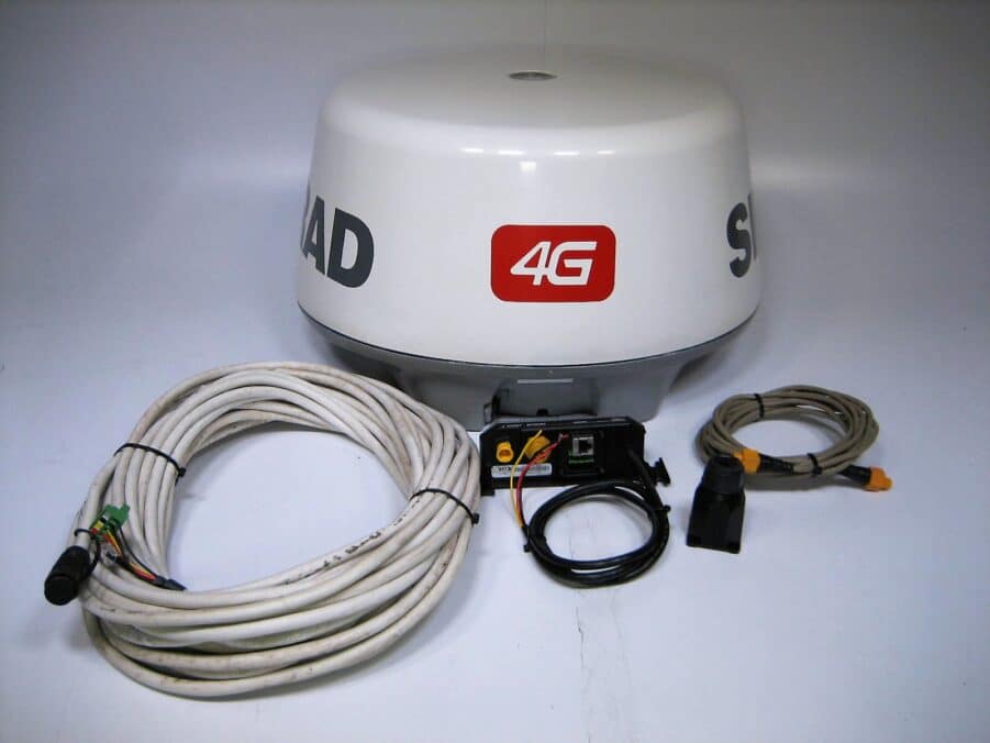 Simrad/Lowrance/B&G/Navico Broadband 4G Radar Dome w Cables & RI10 - Good Cond