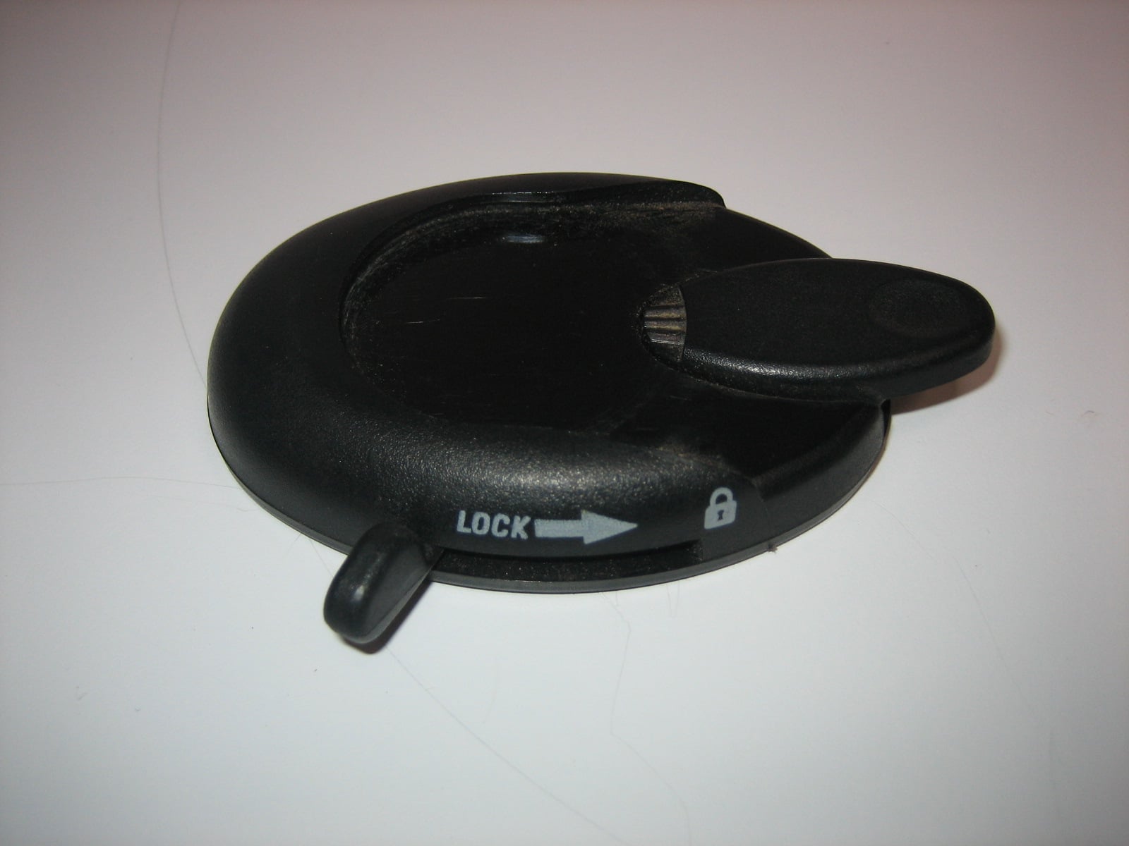 Garmin Locking Dash Mount for GPSmap Nuvi Etc with New Adhesive Pad