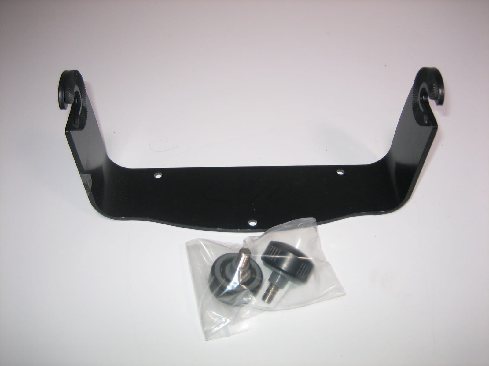 Raymarine Mounting Bracket & Knobs Trunnion Bail Mount for C70 CLASSIC