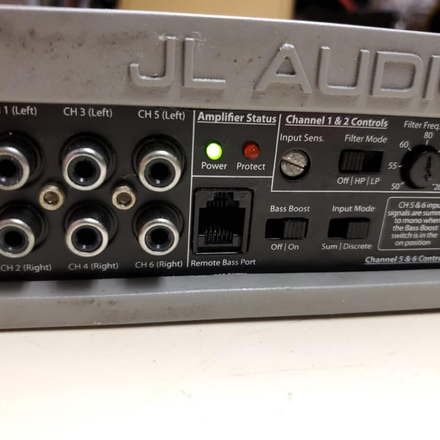 JL Audio M6600 - Marine 6 Channel 600w Boat Speaker Amplifier - FOR PARTS - Image 13