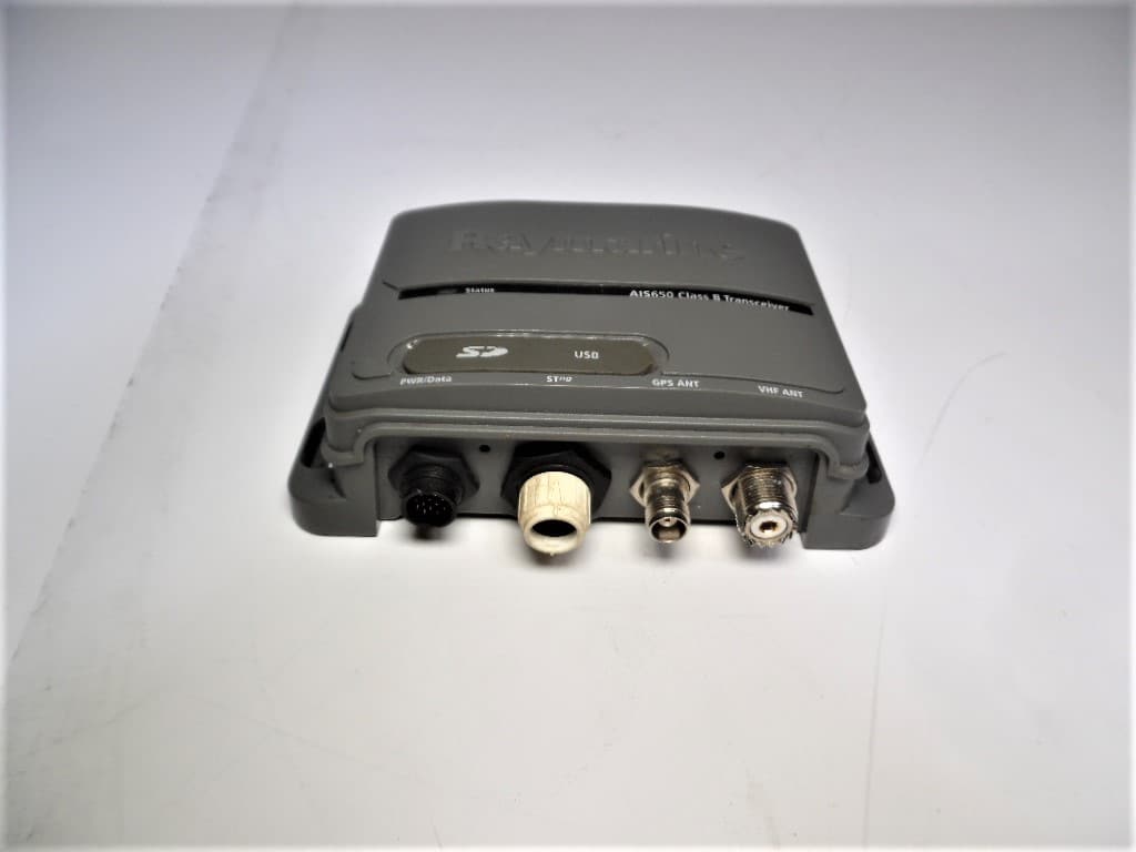 Raymarine AIS650 Class B Transceiver w/GPS Antenna & Power Cable