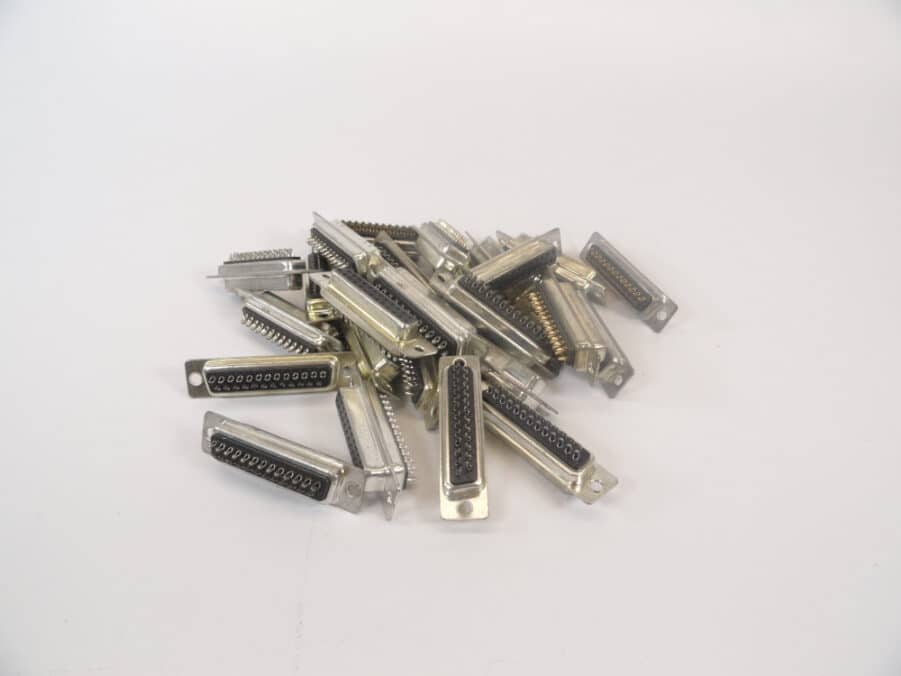 DB25 D-Sub Serial Port 25 Pin Solder Connectors Female Black - LOT OF 20