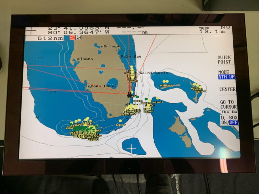Nauticomp 23-2610-GB 26" Marine Monitor + DVI Cable + VGA Cable w Power Cable - Image 2