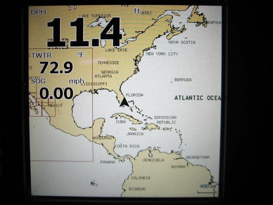 Lowrance Elite-5 ChartPlotter With Internal GPS - Good Condition - Image 2
