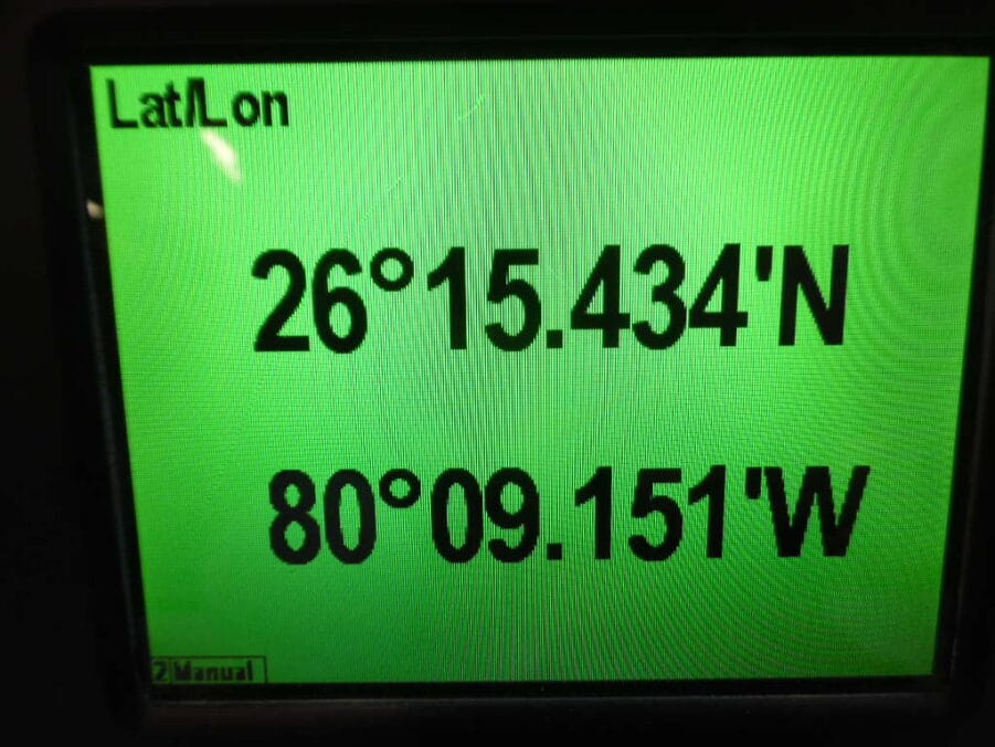 Lowrance LGC-3000 NMEA2000 GPS Antenna w/ Pole Mount Base - Good Cond Tested - Image 3