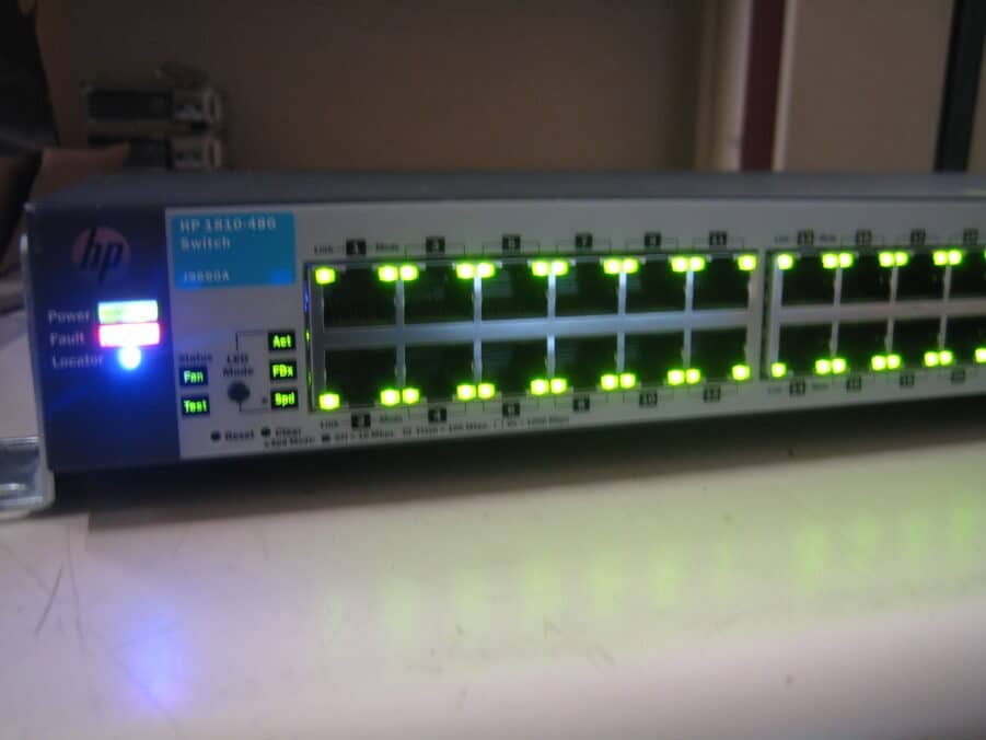 HP ProCurve V1810-48G J9022a Network Switch w/ Rack Mount w/ Power Cable - Image 11