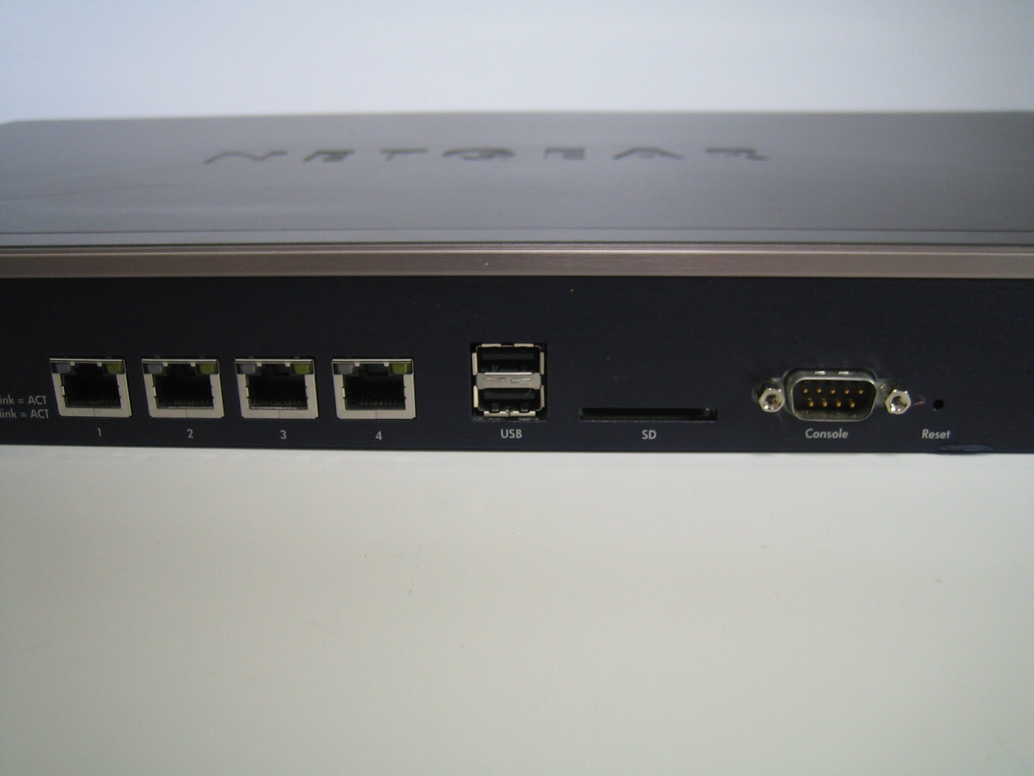 NETGEAR ProSafe WC7500 + アクセスポイント 4台セット NETGEAR ProSafe WC7500 + アクセスポイント 4台セット - メルカリ