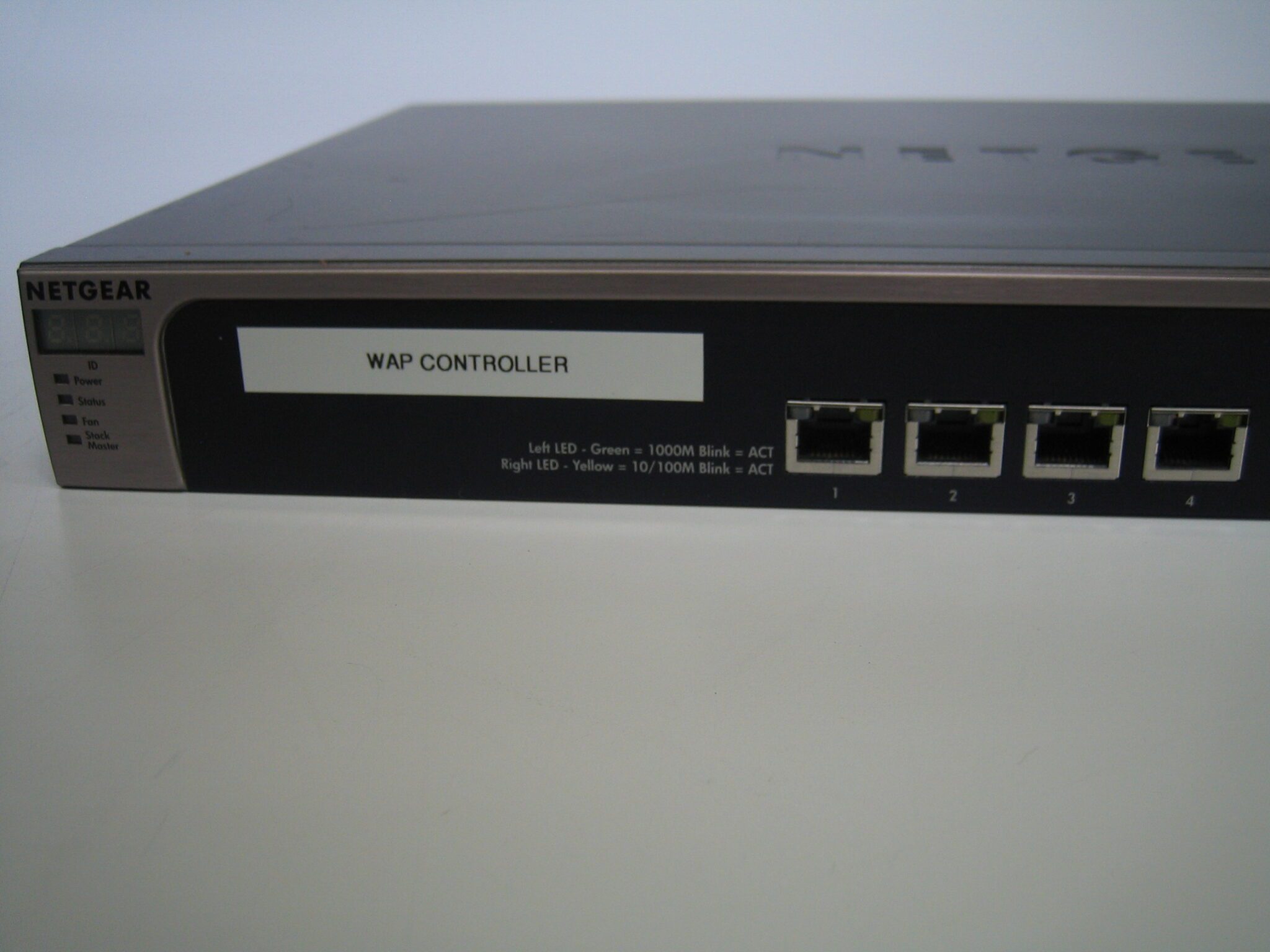 NETGEAR ProSafe WC7500 + アクセスポイント 4台セット NETGEAR ProSafe Wc7500 High-performance Wireless Controller