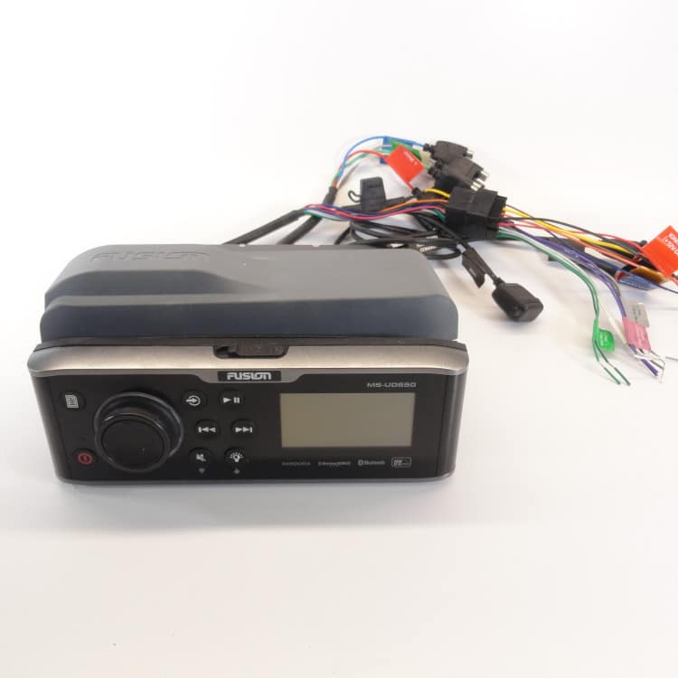 Fusion MSUD650 Marine Entertainment System AM/FM Sirius Bluetooth