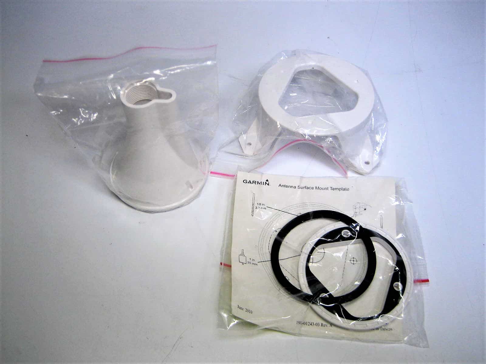 Garmin GPS- 24XD NMEA2K GPS Antenna & 3 Mounts W/10M NMEA2k