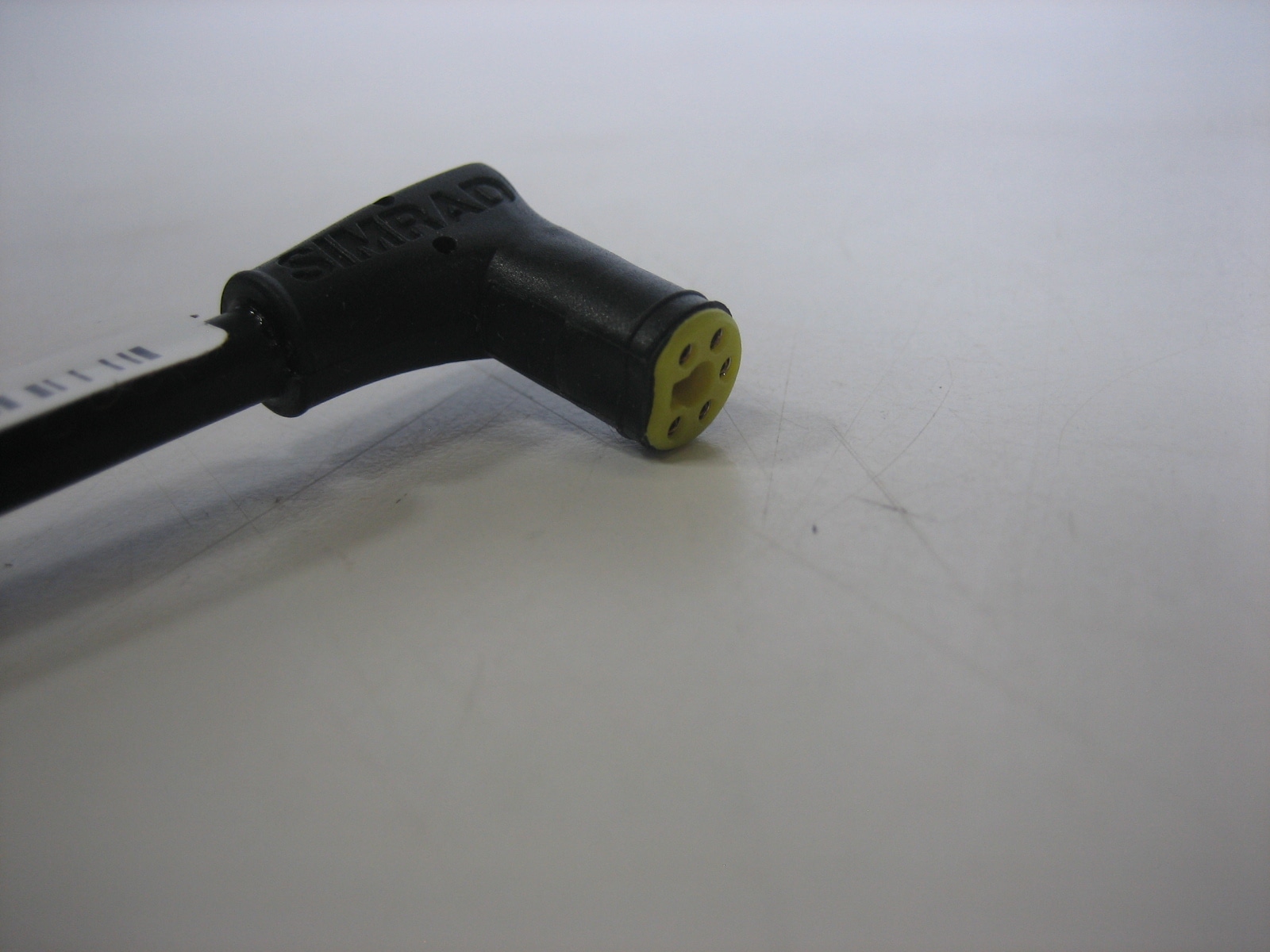 B&G BGH301035 Right Angle Plug Simnet cable 0.35m - New Open Box - Max ...