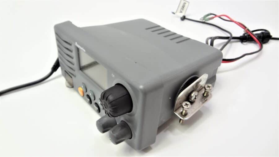Raymarine RAY55 Submersible Marine VHF Radio Transceiver Unit w/ Microphone! - Image 4