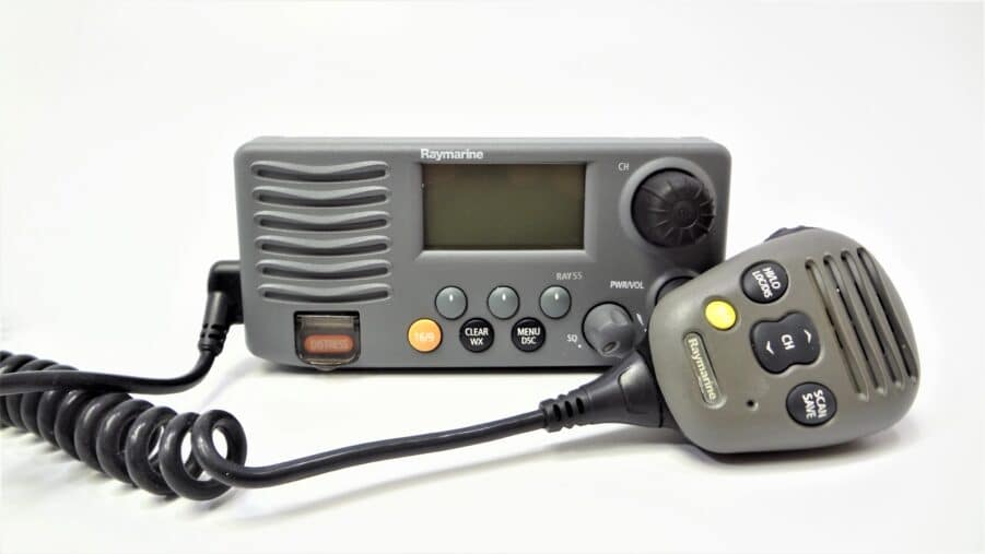 Raymarine RAY55 Submersible Marine VHF Radio Transceiver Unit w/ Microphone! - Image 2
