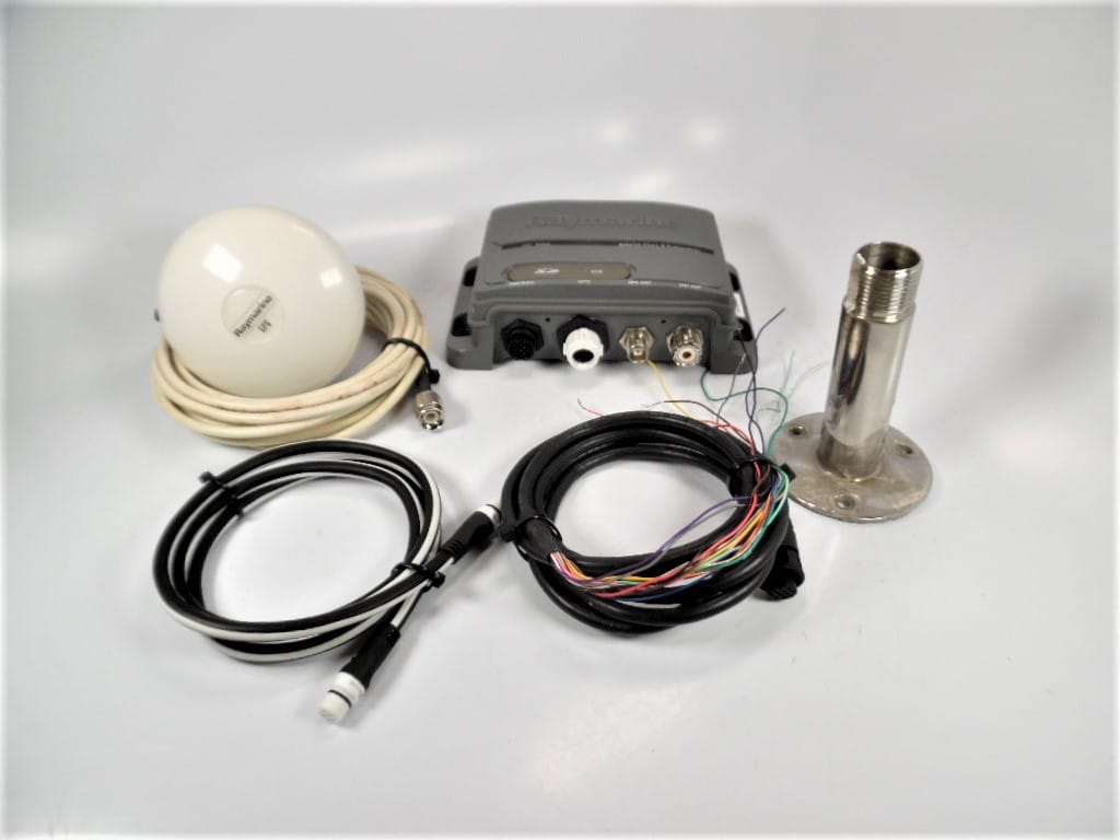 Raymarine AIS650 Class B Transceiver w/GPS Antenna & Power Cable