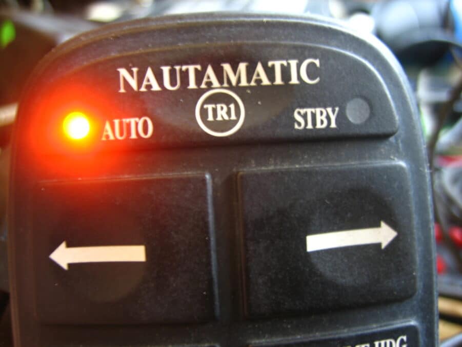 Garmin / Nautimatic *COMPLETE* TR-1 Gladiator  Autopilot System 1.2L - Tested - Image 11