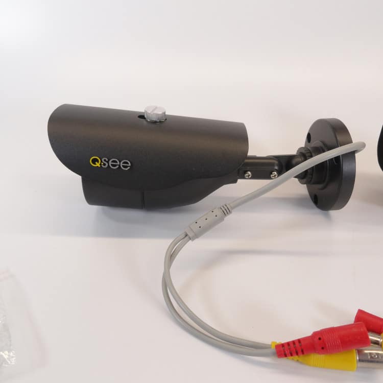 Q-SEE QM6006B High-Resolution Night Vision Security Cameras LOT OF