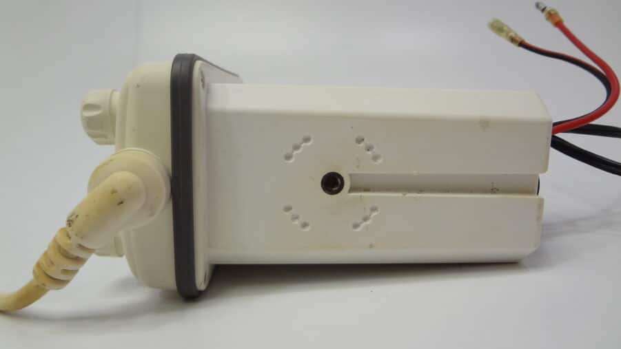 Icom IC-M422 Marine VHF Transceiver Radio Unit w/ Icom HM-150B Hand Microphone - Image 4