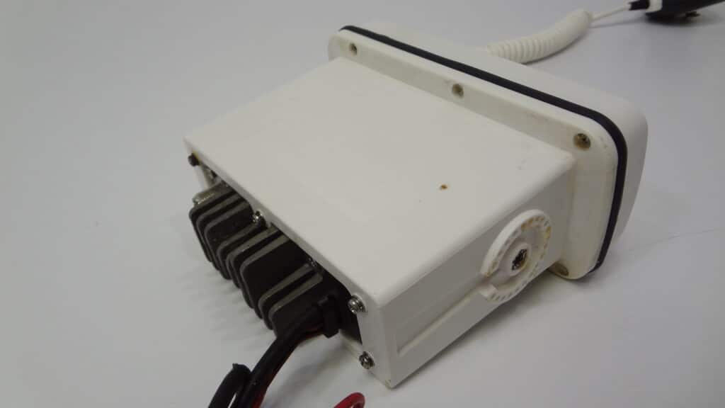 West Marine VHF580 580 Submersible Marine VHF Radio Transceiver w/ Mic